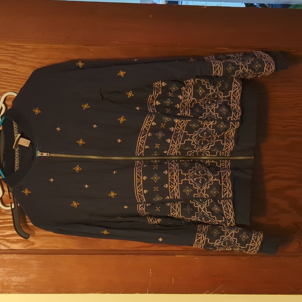 Mid weight Sweater/jacket, zip up - size S